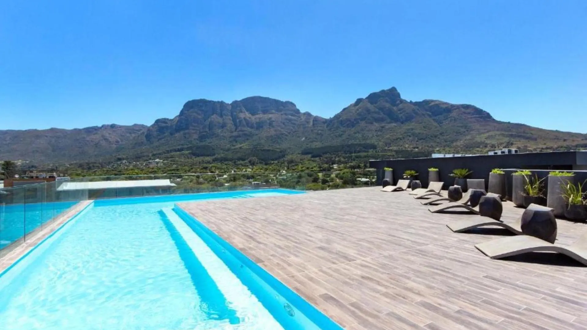 Newlands Peak Aparthotel 904 Cape Town